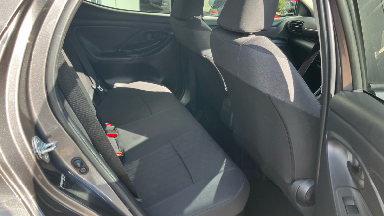 Toyota Yaris 1.5 Hybrid Design 5dr CVT Hybrid Hatchback